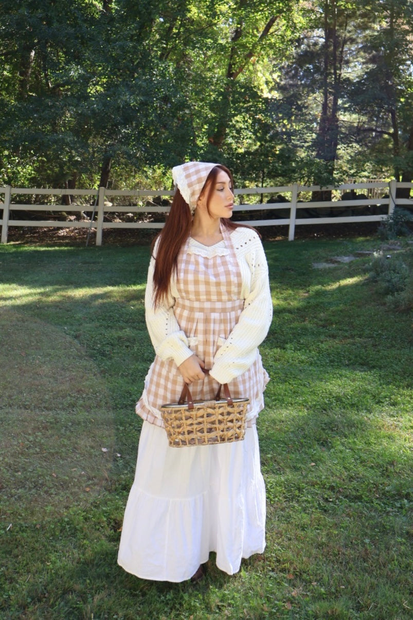Cinnamon Roll Gingham Apron Set